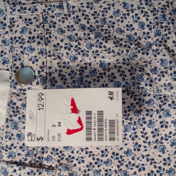 H&M bundle lot 3 booty shorts size 2 blue floral mauve pink floral yellow birds - Picture 5 of 14